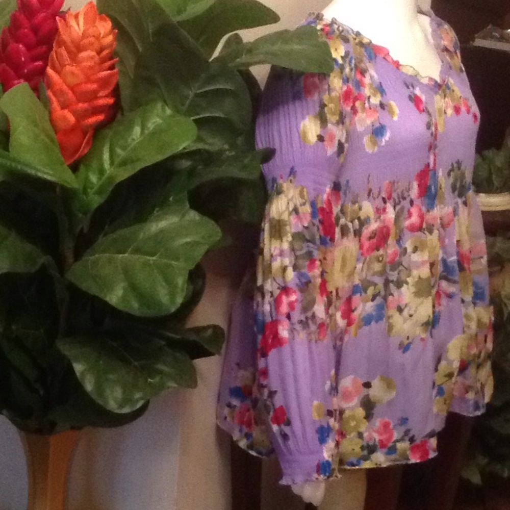 Valerie Stevens Lilac and floral blouse